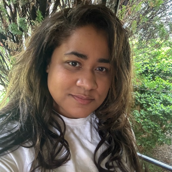 Meet your Posher, Joelyssa - Picture 2 of 2